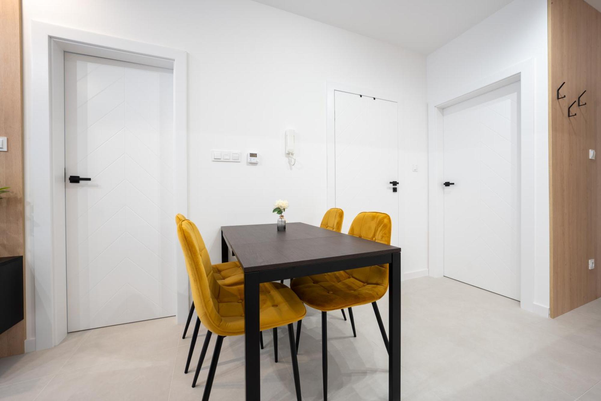 Miodowy Apartament Z Duzym Tarasem W Rewalu, Blisko Morza Экстерьер фото
